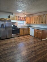 63 10th St, Unit 3 in Norwich, CT - Foto de edificio - Building Photo