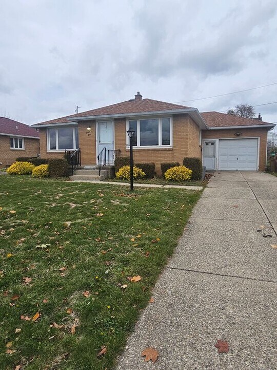 44 Aurora Dr in Buffalo, NY - Building Photo