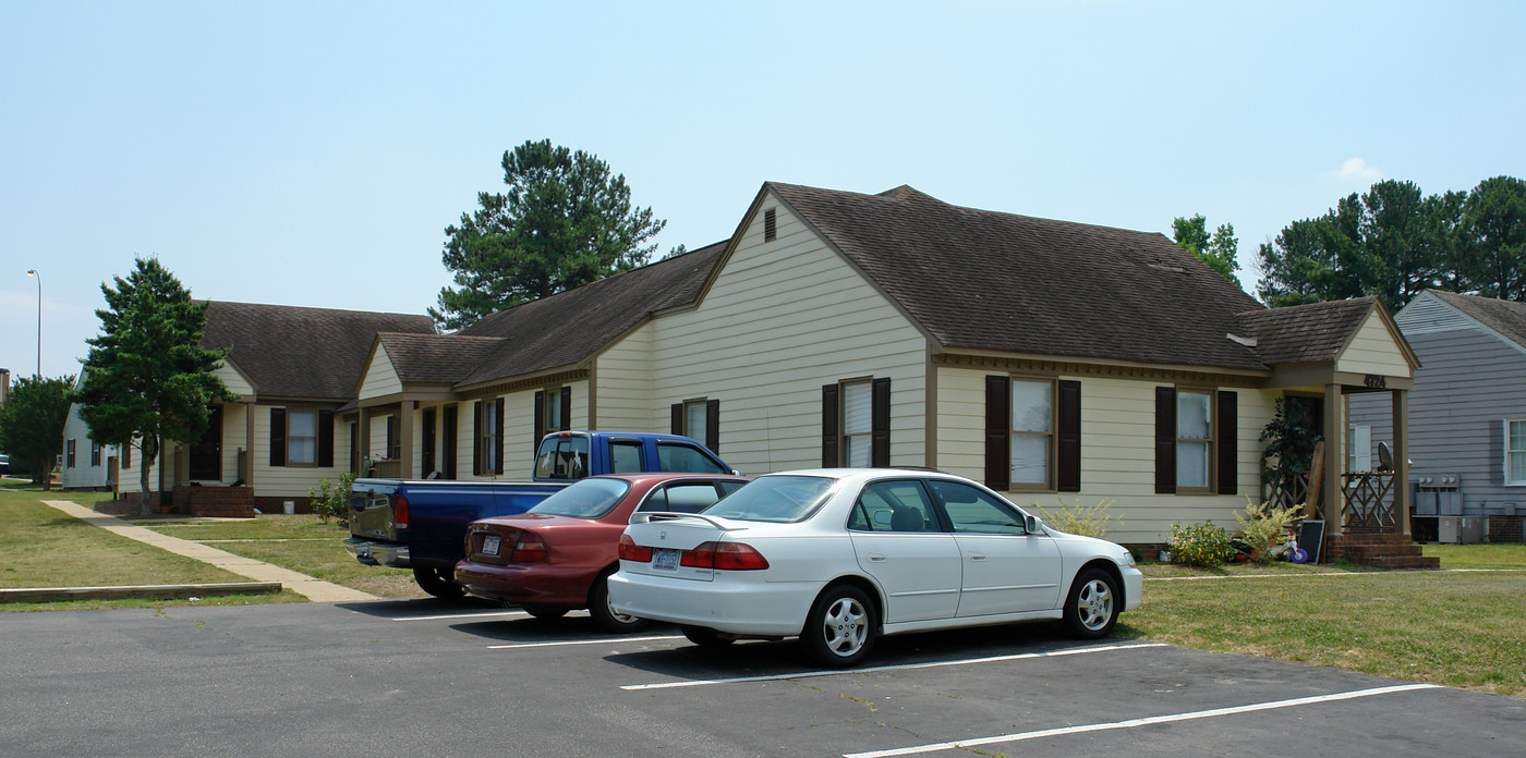 4724 Hoyle Dr in Raleigh, NC - Foto de edificio