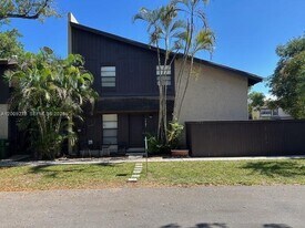 1761 Bayberry Dr in Pembroke Pines, FL - Building Photo