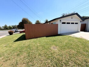9966 Pacific Ave in Anaheim, CA - Building Photo - Building Photo
