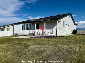 1132 High Plns Dr in Grantsville, UT - Building Photo - Building Photo