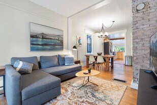 1832 W 2nd Ave in Vancouver, BC - Building Photo