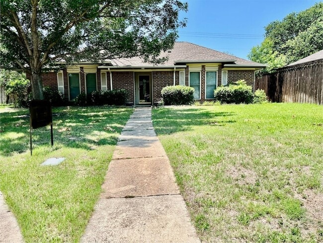 property at 229 Glenwood Dr
