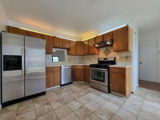 515 Sheffield Ct in Piscataway, NJ - Foto de edificio - Building Photo