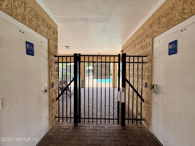 6106 Maggies Cir in Jacksonville, FL - Building Photo - Building Photo