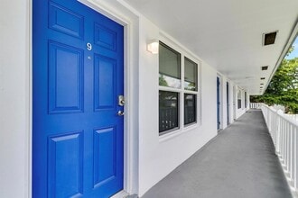 2929 SE Ocean Blvd, Unit 9 in Stuart, FL - Building Photo - Building Photo