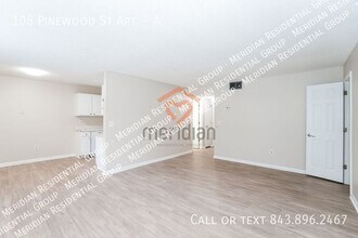 108 Pinewood St in Ladson, SC - Foto de edificio - Building Photo