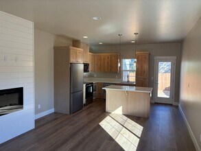 63455 N Hwy 97 in Bend, OR - Building Photo - Building Photo