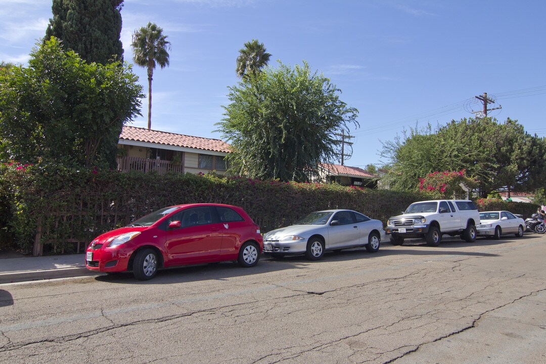 3466 Del Rey St in San Diego, CA - Foto de edificio