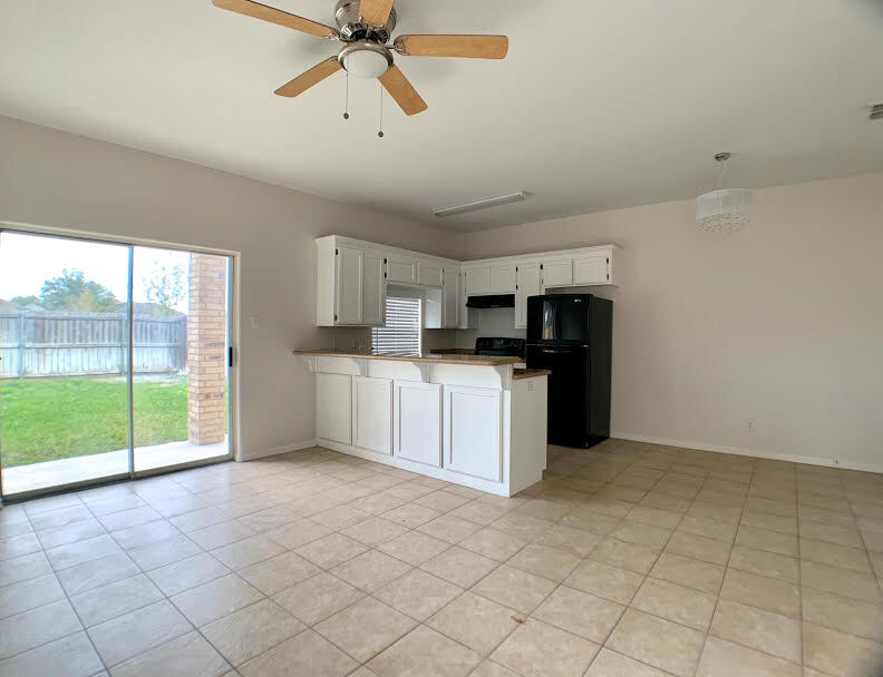 2723 Nassau St, Unit 4 in Edinburg, TX - Building Photo