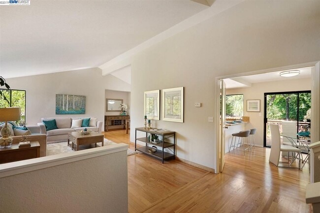 5977 Skyfarm Dr in Castro Valley, CA - Building Photo - Building Photo