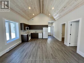 65 Holgate St in Barrie, ON - Building Photo - Building Photo