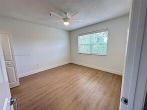 5920 W Sample Rd in Coral Springs, FL - Building Photo - Building Photo