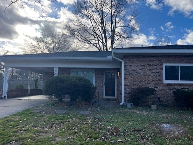 8787 Country Club Dr in Rogers, AR - Building Photo - Building Photo