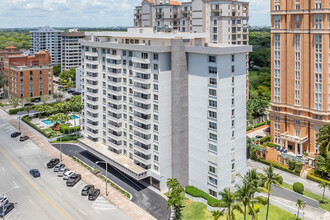 Gables Plaza Condominiums in Coral Gables, FL - Building Photo - Building Photo