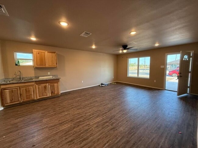 3423 E 3rd Pl in Lubbock, TX - Building Photo - Building Photo