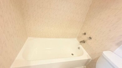 105 Lucille Ave in Staten Island, NY - Building Photo - Building Photo