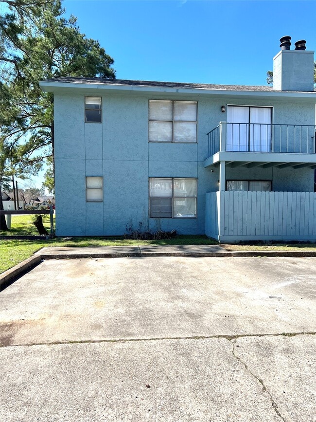 3221 Hirschfield Rd in Spring, TX - Foto de edificio - Building Photo