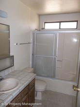 1004 W Graaf Ave in Ridgecrest, CA - Foto de edificio - Building Photo