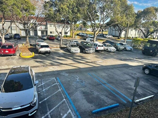 1201 Lake Victoria Dr in West Palm Beach, FL - Building Photo - Building Photo