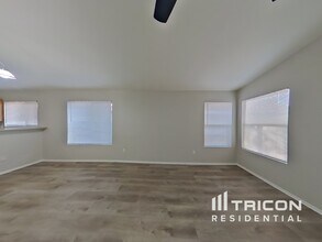 12425 N 42nd Dr in Phoenix, AZ - Building Photo - Building Photo
