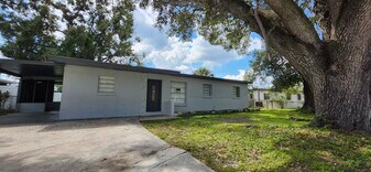 4903 South 82nd Street in Tampa, FL - Building Photo
