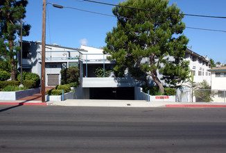 501 Center Street in El Segundo, CA - Foto de edificio - Building Photo