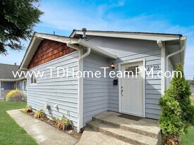 2330 S Wilkeson St in Tacoma, WA - Building Photo