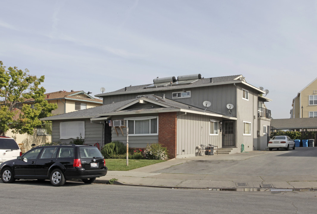 1171 Driftwood Ter in Gilroy, CA - Foto de edificio