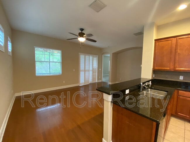 7212 S St Patrick St in Tampa, FL - Foto de edificio - Building Photo