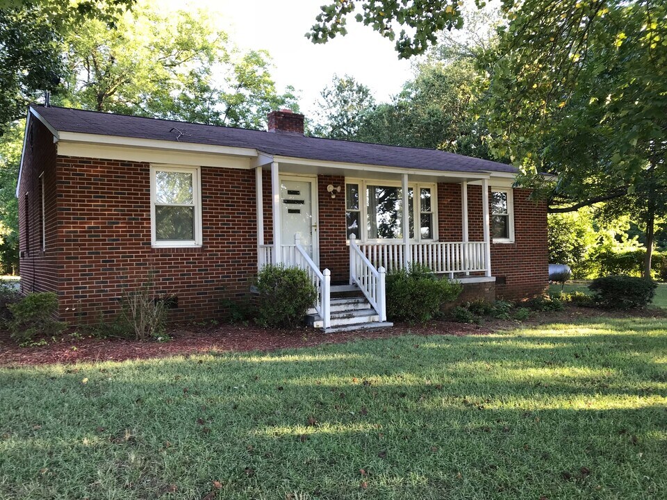 3178 Inge Rd in Burlington, NC - Building Photo