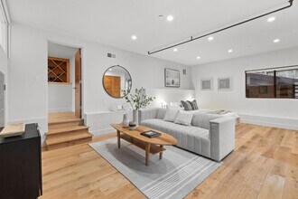 124 Foxwood Rd in Portola Valley, CA - Building Photo - Building Photo