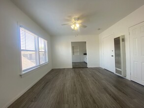 1024 Martin Luther King Jr Ave in Long Beach, CA - Building Photo - Building Photo