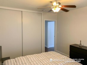 14323 Burbank Blvd in Los Angeles, CA - Building Photo - Building Photo