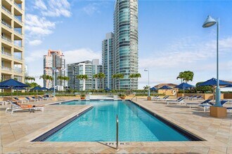 90 Alton Rd, Unit 1490 in Miami Beach, FL - Foto de edificio - Building Photo