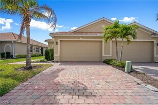 4443 Dutchess Park Rd in Ft. Myers, FL - Building Photo
