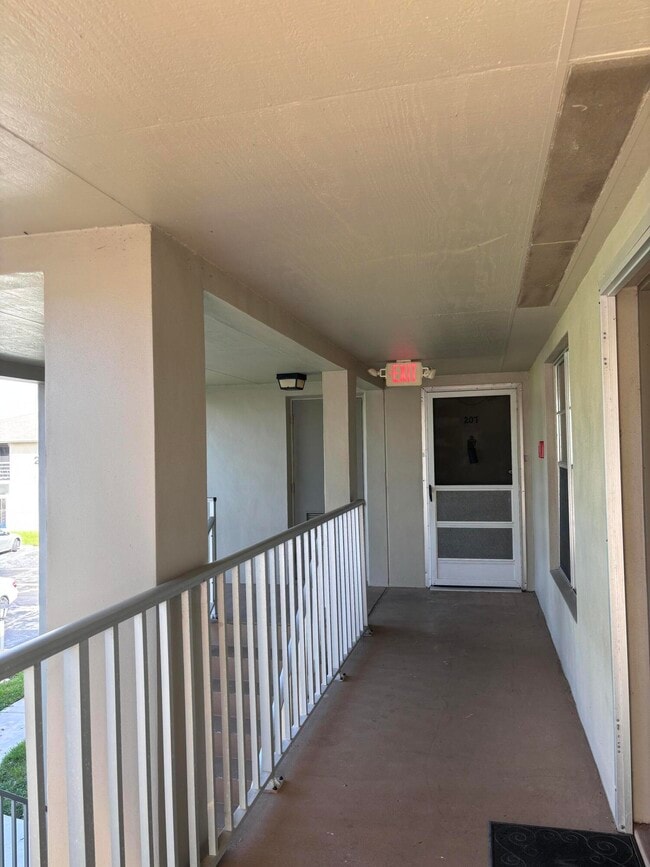 17 Lake Vista Trail in Port St. Lucie, FL - Building Photo - Building Photo