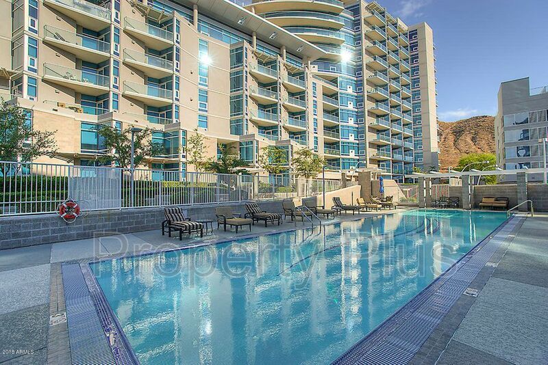140 E Rio Salado Pky in Tempe, AZ - Building Photo