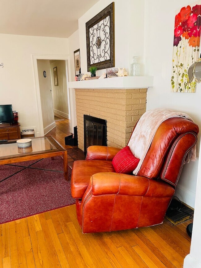 2284 Bellfield Ave, Unit Suite 3 in Cleveland Heights, OH - Building Photo - Building Photo