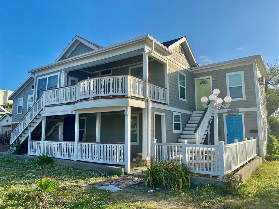 1701 17th St in Galveston, TX - Building Photo
