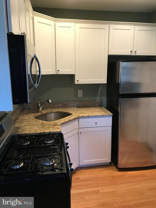 210 E Maple Ave-Unit -A6 in Merchantville, NJ - Building Photo