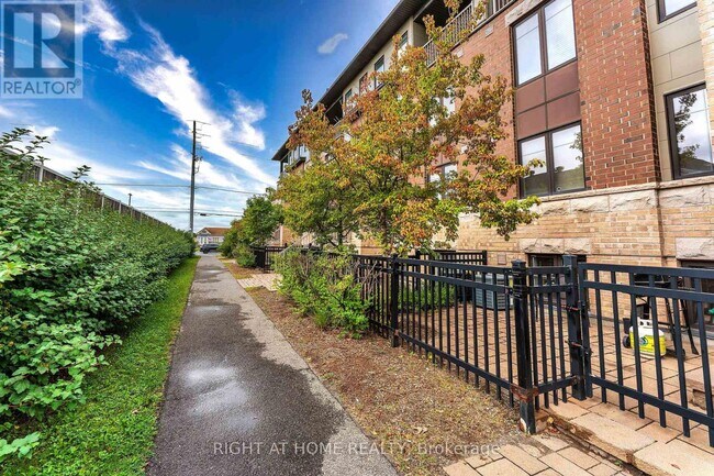 772 Chapman Mills Dr in Ottawa, ON - Building Photo - Building Photo