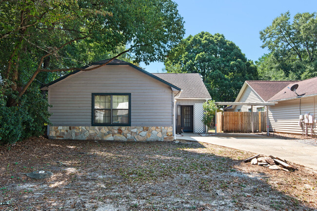 207 McKinley St in Niceville, FL - Foto de edificio - Building Photo