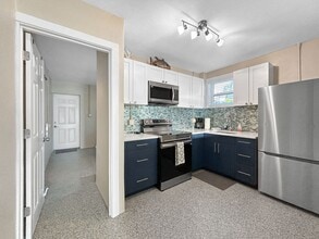 14135 Palm St in Madeira Beach, FL - Foto de edificio - Building Photo