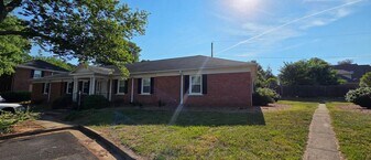 2632 Grosvenor Pl in Winston-Salem, NC - Building Photo