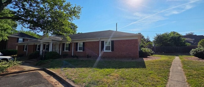 property at 2632 Grosvenor Pl