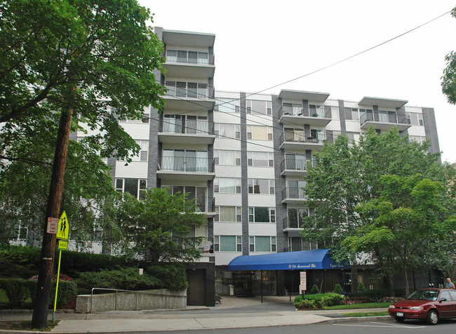 Crystal Towers in White Plains, NY - Building Photo - Building Photo