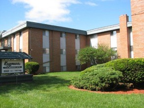 Kaymarr Apartments in Lansing, MI - Foto de edificio - Building Photo