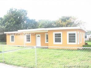 15640 NW 159th St in Opa Locka, FL - Building Photo